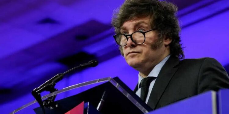 Confianza en el Gobierno de Milei: Baja en febrero pero se mantiene estable respecto al año pasado