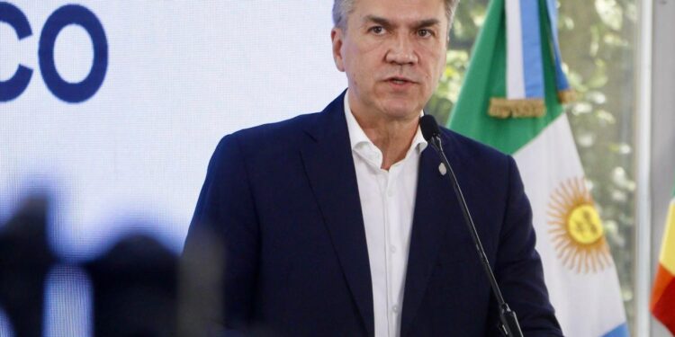 EL GOBERNADOR ZDERO DESTINARÁ NUEVAMENTE MÁS DE 415 MILLONES A PRODUCTORES DE ALGODÓN.