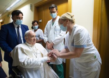 El papa Francisco será dado de alta este domingo tras más de un mes hospitalizado