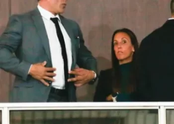 Declaran los médicos que asistieron a Maradona