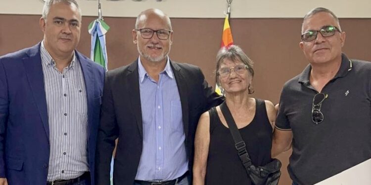 ÁREA METROPOLITANA: EL IPDUV ENTREGÓ CRÉDITOS DE “CHACO A LA OBRA”