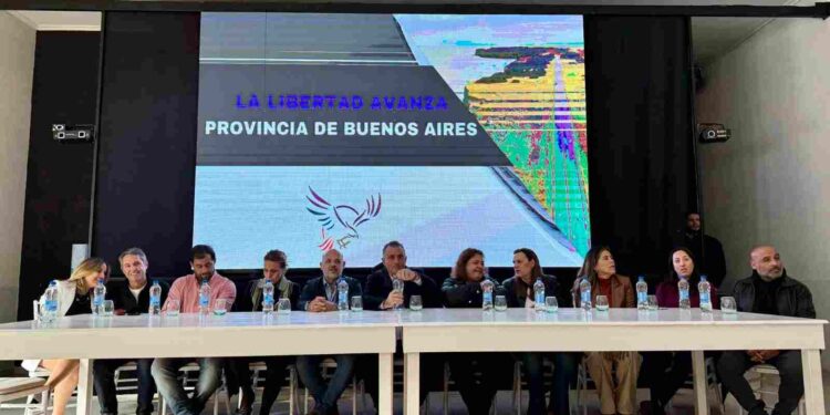 Acercamiento político en Buenos Aires: La Libertad Avanza y el PRO buscan una alianza estratégica