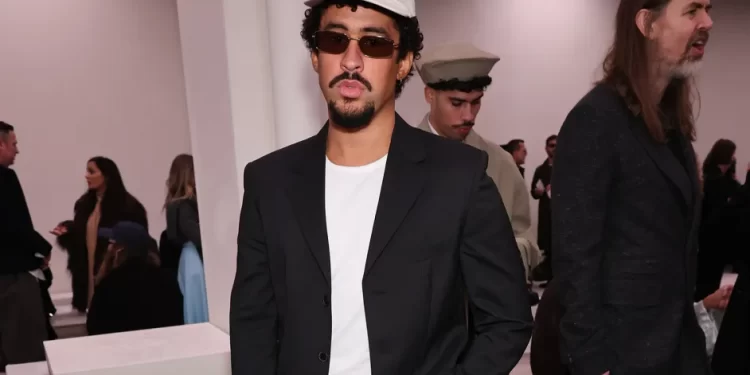 Bad Bunny sube la temperatura en campaña de Calvin Klein: Mira las fotos