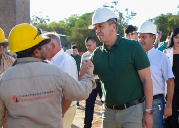 OBRAS EN MARCHA: EL GOBERNADOR ZDERO CONSTATÓ EL AVANCE DE LA CONSTRUCCIÓN DE LA RED DE AGUA POTABLE Y DEL CENTRO DE DISTRIBUCIÓN EN CORZUELA