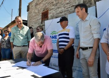 FONTANA: PROVINCIA Y MUNICIPIO ACORDARON INTERVENCIONES PARA GARANTIZAR EL ABASTECIMIENTO DE AGUA POTABLE