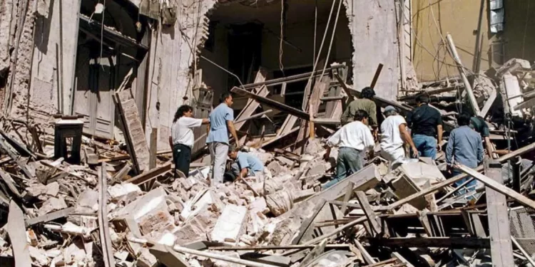 33 años del ataque a la embajada: «La embajada voló por el aire con todos nosotros adentro»