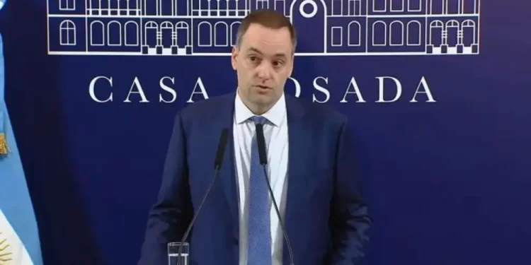 El Gobierno desclasifica documentos sobre las Fuerzas Armadas de la Dictadura