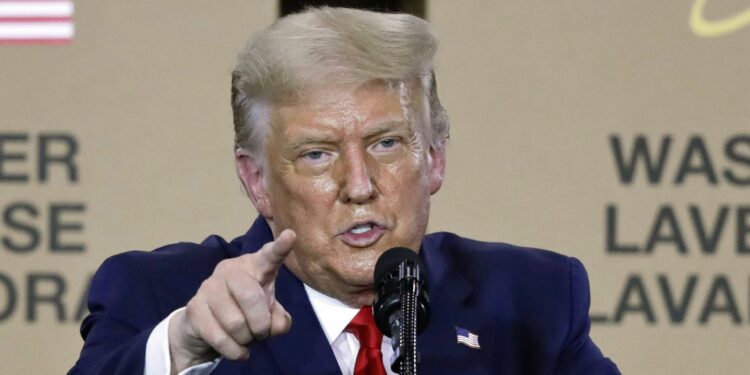 Escalada en la guerra comercial: Trump duplica aranceles al acero y aluminio de Canadá