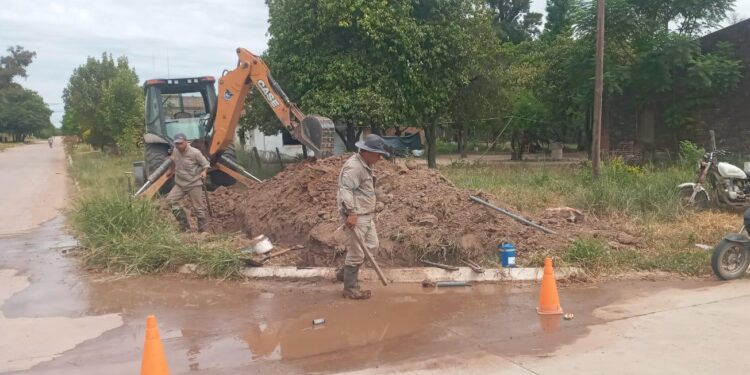 COLONIA ELISA: SAMEEP EJECUTA OBRAS CLAVES PARA MEJORAR LA PRESIÓN DE AGUA