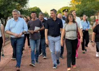 EL GOBERNADOR ZDERO ACOMPAÑÓ EL ANIVERSARIO 90 DE TACO POZO