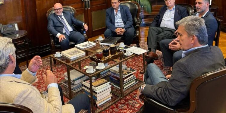 BS. AS: EL GOBIERNO DEL CHACO AVANZA EN GESTIONES ANTE LA NACIÓN POR LA EMERGENCIA AGROPECUARIA