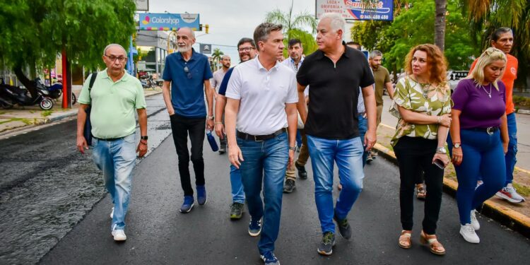 AV. 25 DE MAYO: EL GOBERNADOR ZDERO SUPERVISÓ EL AVANCE DEL SEGUNDO TRAMO DE REPAVIMENTACIÓN
