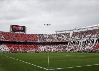 El impactante recibimiento que organiza River Plate para el Superclásico con Boca: 50 mil banderas y un Monumental teñido de rojo y blanco