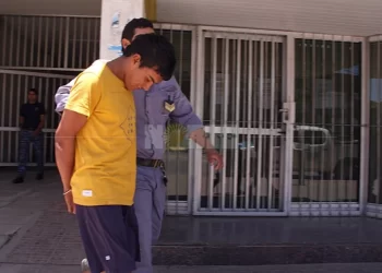 Reincidencia Violenta: ‘Manitos de Miel’ Arrestado por Apuñalamiento en Barranqueras