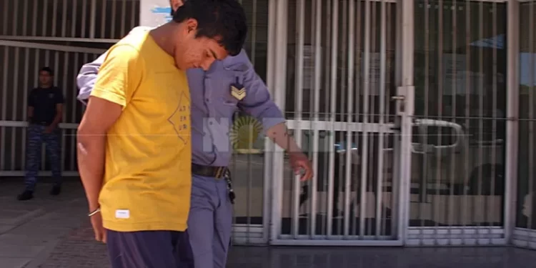 Reincidencia Violenta: ‘Manitos de Miel’ Arrestado por Apuñalamiento en Barranqueras