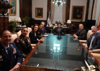 El jefe del Comando Sur de EE.UU. se reunirá con Milei: agenda de defensa y comercio