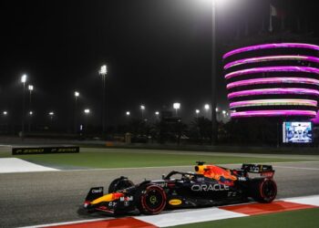McLaren domina las prácticas libres en Bahréin y se perfila como favorito para la clasificación