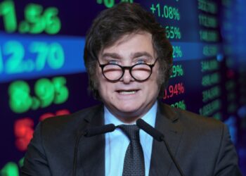 Estabilidad cambiaria tras el fin del cepo: el dólar se mantiene en $1.230