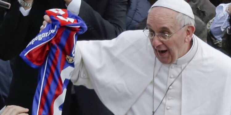 “Que gane San Lorenzo”: la historia del papa Francisco y su pasión por el club de sus amores