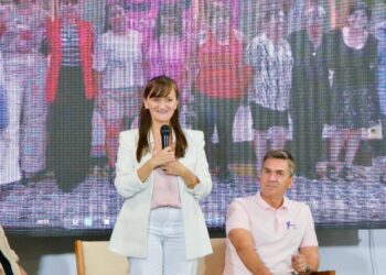EL GOBERNADOR ZDERO RATIFICÓ SU COMPROMISO Y ANUNCIÓ EL EMPRENDE ROSA 2025 CON NUEVAS LÍNEAS DE FINANCIAMIENTO