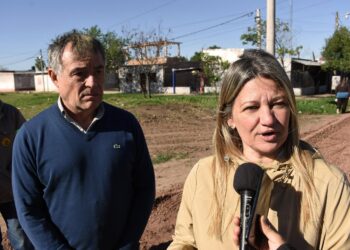 RESISTENCIA: CAROLINA MEIRIÑO, SECRETARIA GENERAL DE GOBIERNO, CONSTATÓ EL AVANCE DE OBRAS DE LAS CALLES PADRE CERQUEIRA Y BOGOTÁ