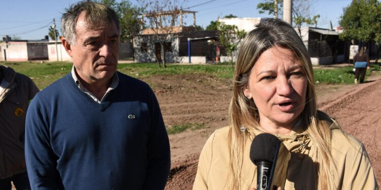 RESISTENCIA: CAROLINA MEIRIÑO, SECRETARIA GENERAL DE GOBIERNO, CONSTATÓ EL AVANCE DE OBRAS DE LAS CALLES PADRE CERQUEIRA Y BOGOTÁ