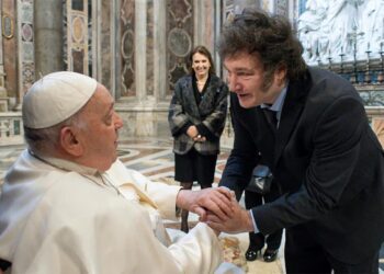 Milei viajará el jueves para asistir al funeral del papa Francisco: quienes son los seis funcionarios que lo acompañarán