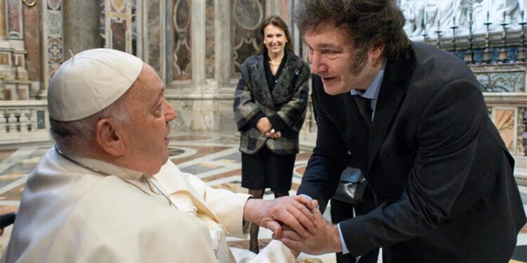 Milei viajará el jueves para asistir al funeral del papa Francisco: quienes son los seis funcionarios que lo acompañarán