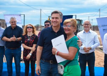 RESISTENCIA: VECINOS DEL BARRIO JUDICIALES RECIBIERON SUS LOTES Y SERVICIOS, TRAS 13 AÑOS DE ESPERA