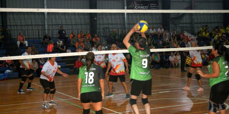 DEPORTES: SE DISPUTÓ OTRA FECHA DE LA LIGA METROPOLITANA DE NEWCOM