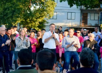 RESISTENCIA: EL GOBERNADOR ZDERO INAUGURÓ CUADRAS DE PAVIMENTO URBANO EN EL BARRIO UPCP