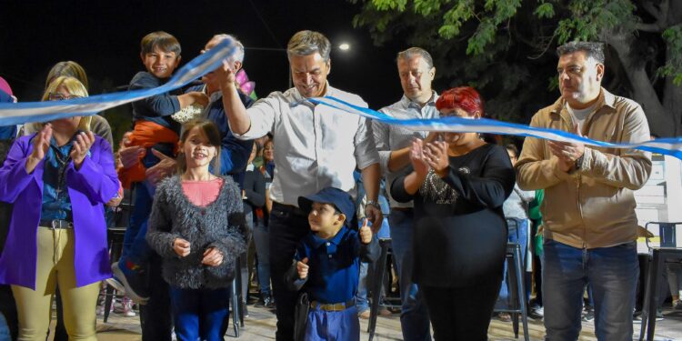 MÁS CONECTIVIDAD EN LA ZONA SUR DE RESISTENCIA: EL GOBERNADOR ZDERO INAUGURÓ 50 CUADRAS DE PAVIMENTO SOBRE AVENIDA EDISON