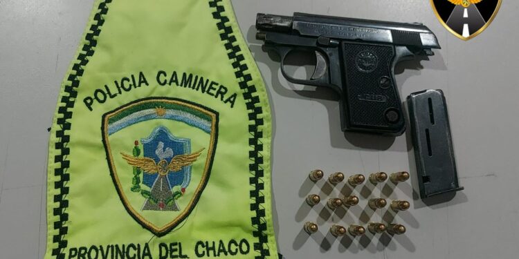 FUE DETENIDO TRAS AMENAZAR CON UN ARMA A SU PAREJA