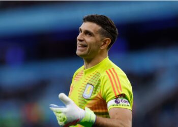 Revelaron cuáles son los dos gigantes de Europa que tienen en la mira a Dibu Martínez