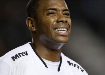 Robinho recibió un duro revés por parte de la Justicia y rechazaron la baja de su condena de nueve años por violación