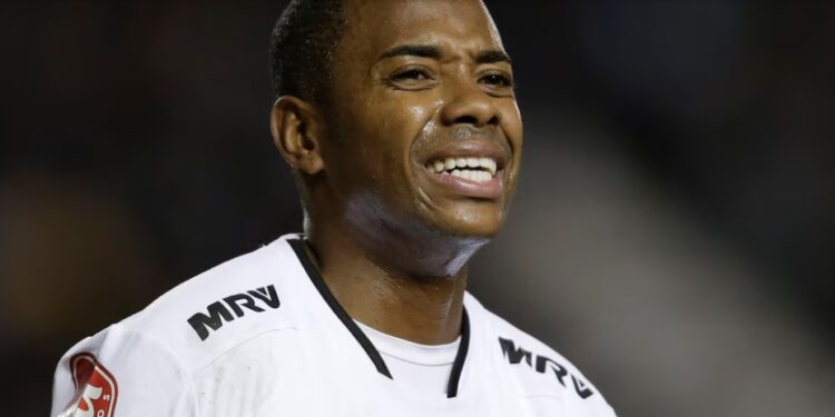 Robinho recibió un duro revés por parte de la Justicia y rechazaron la baja de su condena de nueve años por violación