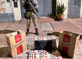 INTERCEPTARON UNA CAMIONETA CON CIGARRILLOS DE CONTRABANDO Y MÁS DE $300 MIL EN EFECTIVO