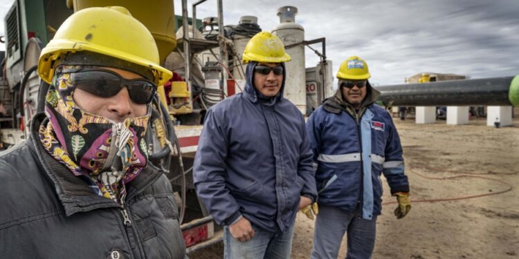 La empresa que tenía que terminar el Gasoducto de Vaca Muerta abandonó la obra por falta de pago