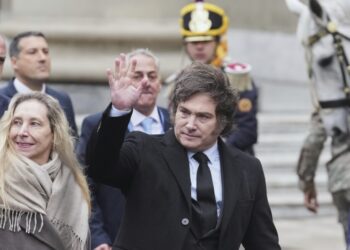 El 65 por ciento cree que la situación económica es mala y mejora la imagen de Milei