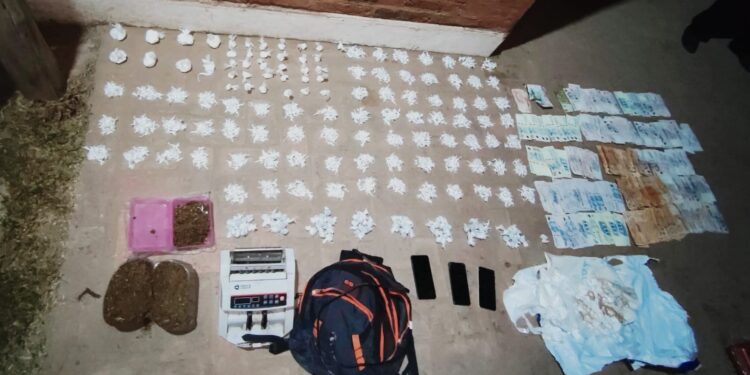 EL COM SECUESTRA IMPORTANTE CANTIDAD DE DROGA Y DINERO