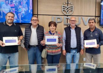 EL INSTITUTO DE VIVIENDA ENTREGÓ NUEVOS CRÉDITOS “CHACO A LA OBRA” A FAMILIAS DEL GRAN RESISTENCIA