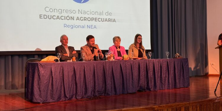 CHACO REAFIRMÓ EL PROYECTO DE VINCULAR LA PRODUCCIÓN, EDUCACIÓN Y EL EMPLEO EN ENCUENTRO DE ESCUELAS AGROPECUARIAS DEL NEA