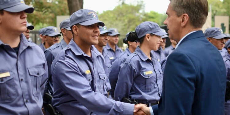 HISTÓRICO: 90 VEHÍCULOS PARA LA SEGURIDAD DE LOS CHAQUEÑOS