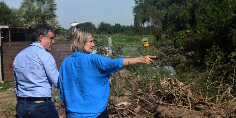 RESISTENCIA: MEIRIÑO CONSTATÓ OBRAS DE RIPIO EN EL BARRIO SAN ANTONIO Y SUPERVISÓ LA LIMPIEZA DE LA LAGUNA EN LA LIGURIA