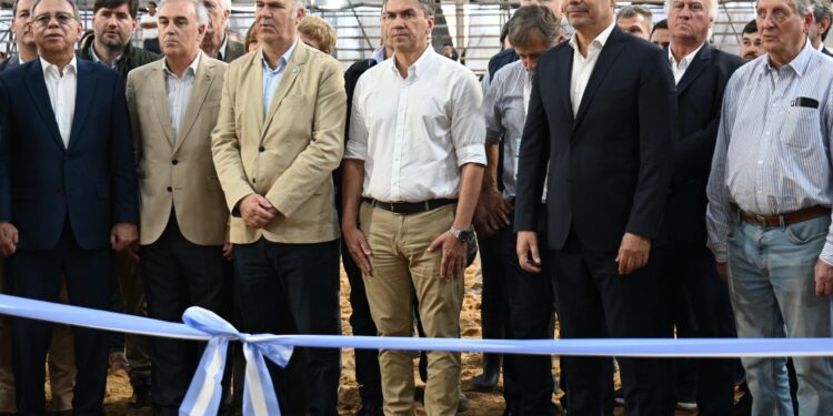 CORRIENTES: EL GOBERNADOR ZDERO ACOMPAÑÓ LA APERTURA DE LA 22° EXPOSICIÓN NACIONAL BRAFORD EN LA SOCIEDAD RURAL