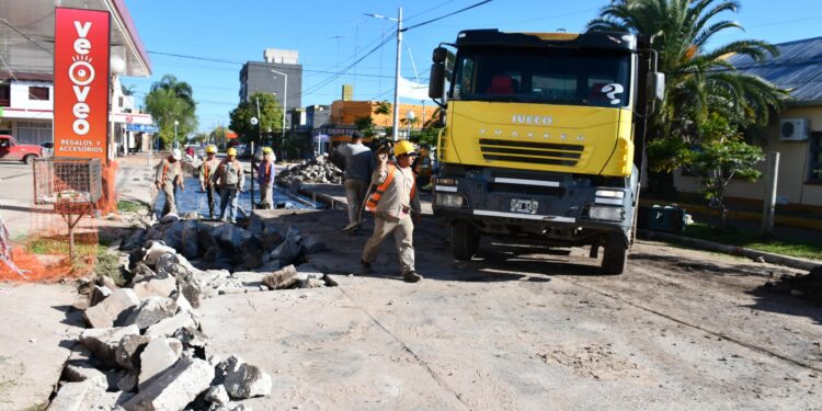 QUITILIPI: MÁS PAVIMENTO URBANO Y BACHEOS EN LA LOCALIDAD