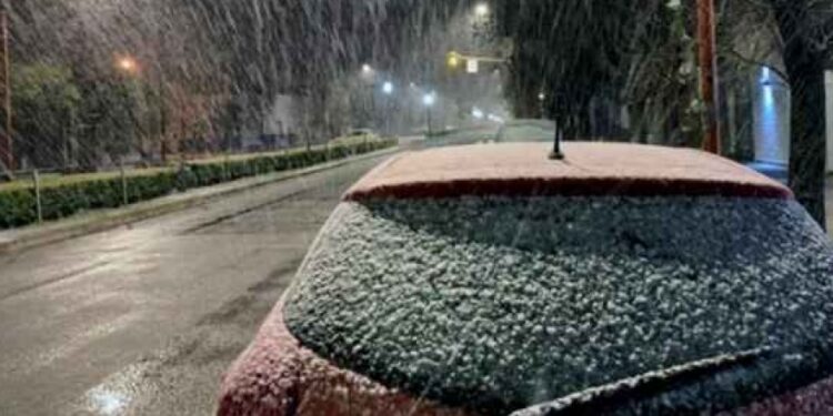 Inesperada Nevada en el Conurbano Bonaerense: El Frío Extremo Tiñe de Blanco la Región