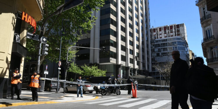 Israel Ordena Cierre de Embajadas Globales Ante Escalada de Conflicto en Medio Oriente