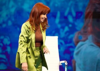 Cristina confirmó su candidatura a diputada por el sur del Conurbano y busca fueros.