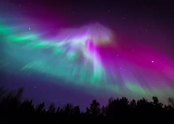 Auroras boreales iluminan cielos del sur de EE.UU. tras histórica tormenta solar